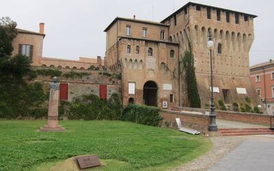 foto della rocca di Lugo